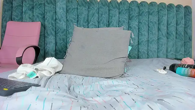 LilyRoxi online show from 03.14.25