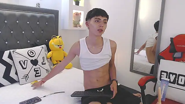 Snapshot of MaikyCooper chatting on 03.14.25 MaikyCooper online show from 03.14.25