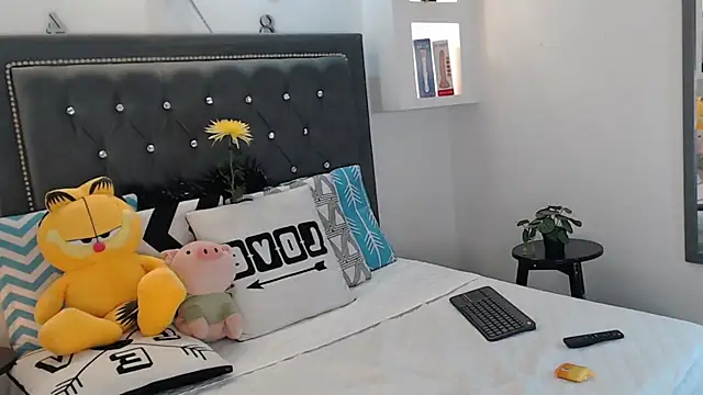 Snapshot of MaikyCooper chatting on 03.23.25 MaikyCooper online show from 03.23.25