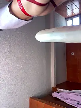 Snapshot of MaikyCooper chatting on 09.26.25 MaikyCooper online show from 09.26.25