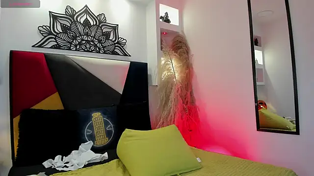 Snapshot of MaikyCooper chatting on 10.08.25 MaikyCooper online show from 10.08.25