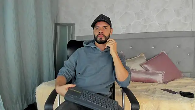 Luke Diaz7 online show from 03.04.25