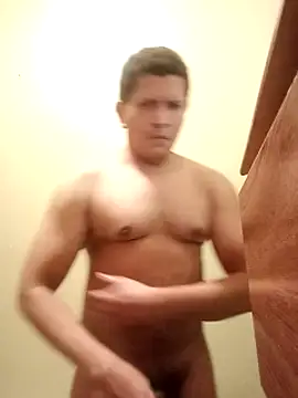 Snapshot of machoactivo1 chatting on 02.10.25 machoactivo1 online show from 02.10.25