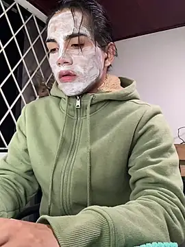 Snapshot of shadowsofgarden chatting on 02.20.25 shadowsofgarden online show from 02.20.25