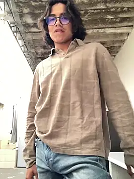 Snapshot of shadowsofgarden chatting on 02.20.25 shadowsofgarden online show from 02.20.25