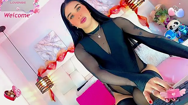 Snapshot of BelovedChain01 chatting on 12.15.25 BelovedChain01 online show from 12.15.25