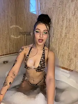 Foxy Rosee online show from 10.24.25