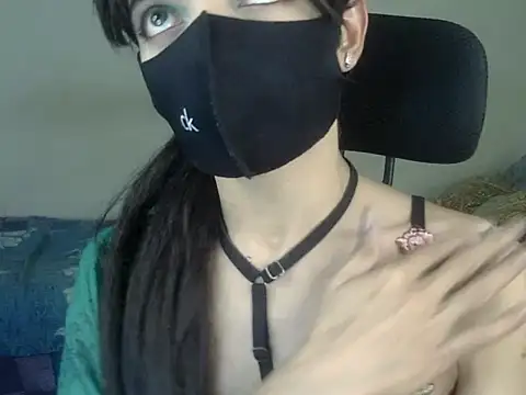 Snapshot of YourCDBitch chatting on 10.09.25 YourCDBitch online show from 10.09.25