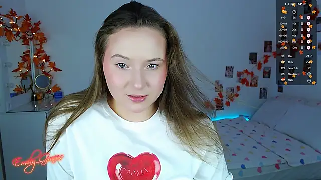 Snapshot of EmilyxxGraces chatting on 10.12.25 EmilyxxGraces online show from 10.12.25