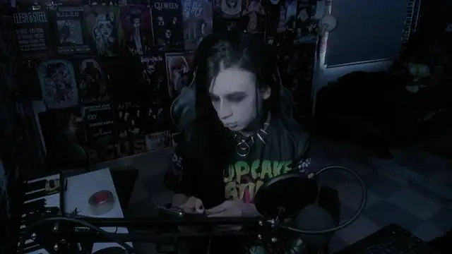 Snapshot of rotten_dreams chatting on 02.20.25 rotten dreams online show from 02.20.25