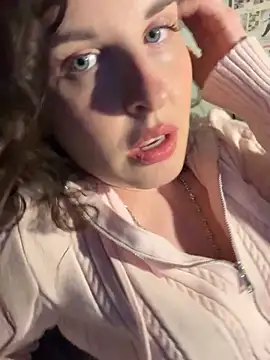 Snapshot of MollyBer chatting on 11.13.25 MollyBer online show from 11.13.25