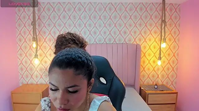 MELINAMARTINS online show from 10.31.25