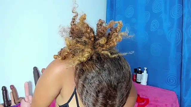 MELINAMARTINS online show from 02.23.26