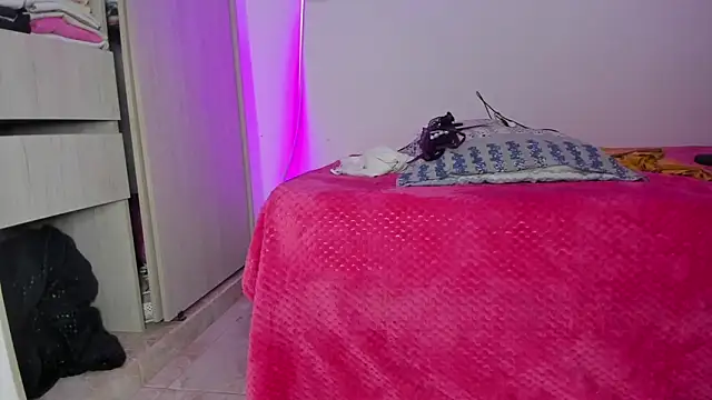 MELINAMARTINS online show from 05.05.26