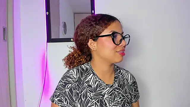MELINAMARTINS online show from 06.11.26
