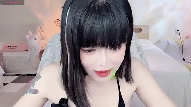 Snapshot of Eudora-0001 chatting on 10.08.25 Eudora-0001 online show from 10.08.25