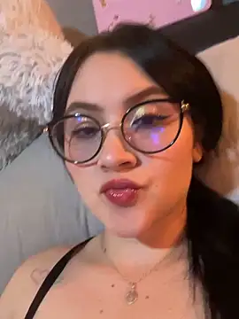 Snapshot of ValentinaOrtiz3 chatting on 03.04.26 ValentinaOrtiz3 online show from 03.04.26