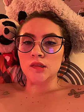 Snapshot of ValentinaOrtiz3 chatting on 03.24.26 ValentinaOrtiz3 online show from 03.24.26