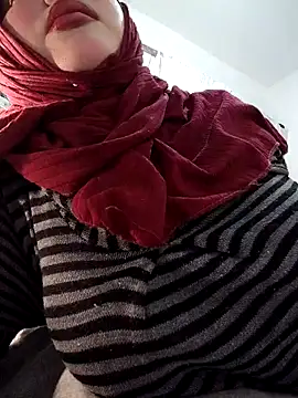 Snapshot of Malak-26 chatting on 02.26.26 Malak-26 online show from 02.26.26