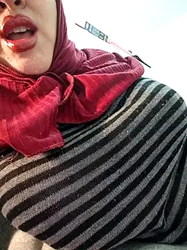 Snapshot of Malak-26 chatting on 02.28.26 Malak-26 online show from 02.28.26