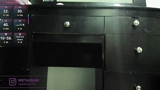 Snapshot of crystal_beennz chatting on 12.05.25 crystal beennz online show from 12.05.25