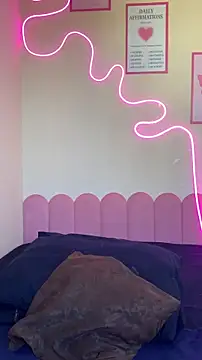 Snapshot of Mirellysbs1 chatting on 11.30.25 Mirellysbs1 online show from 11.30.25