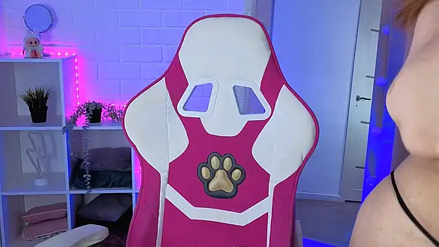 SweetieAngela online show from 12.04.25