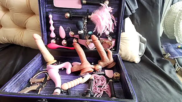 Chanel Noire online show from 03.04.25