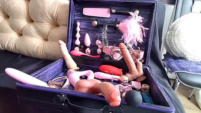 Chanel Noire online show from 03.08.25