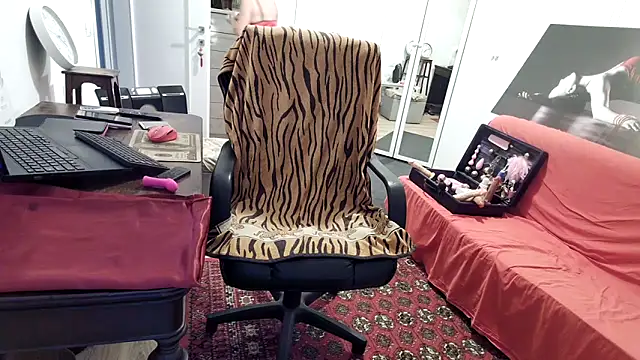 Chanel Noire online show from 09.16.25