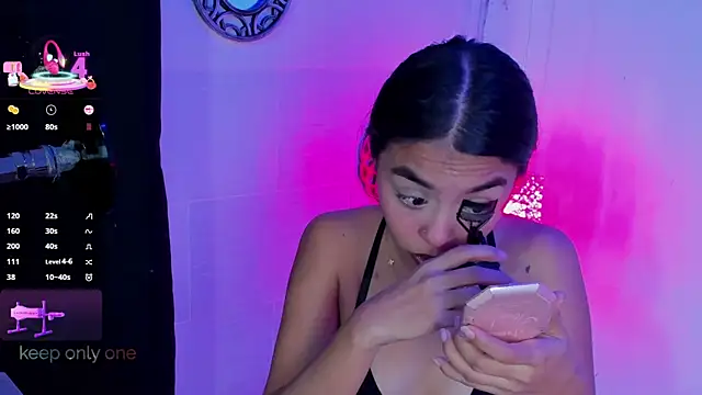 Snapshot of lanna_brunette chatting on 01.11.26 lanna brunette online show from 01.11.26