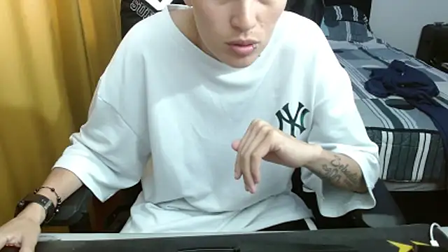 Snapshot of duo_peludoo chatting on 03.06.26 duo peludoo online show from 03.06.26