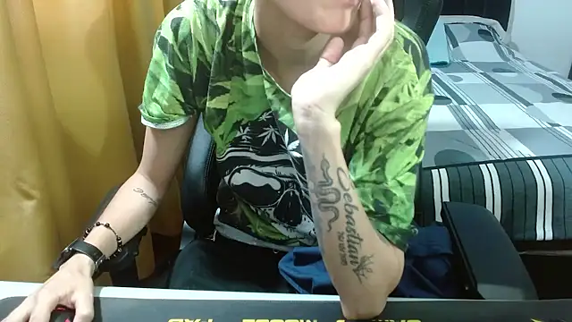 Snapshot of duo_peludoo chatting on 03.18.26 duo peludoo online show from 03.18.26