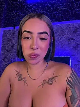 Snapshot of Scarlett-LS chatting on 05.18.26 Scarlett-LS online show from 05.18.26