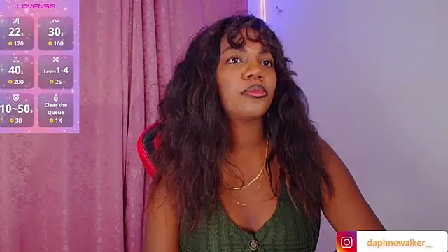 Snapshot of Daphnewalker__ chatting on 09.13.25 Daphnewalker   online show from 09.13.25