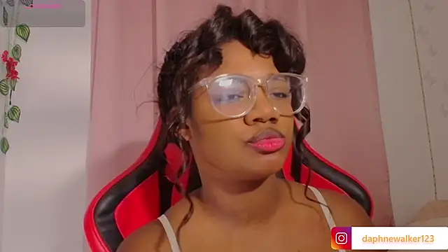 Snapshot of Daphnewalker__ chatting on 02.01.26 Daphnewalker online show from 02.01.26