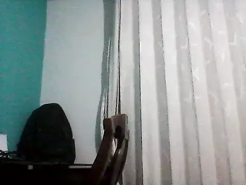 Snapshot of Luiyi1997 chatting on 02.13.25 Luiyi1997 online show from 02.13.25