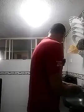 Snapshot of Luiyi1997 chatting on 02.15.25 Luiyi1997 online show from 02.15.25