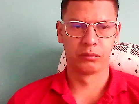 Snapshot of Luiyi1997 chatting on 02.16.25 Luiyi1997 online show from 02.16.25