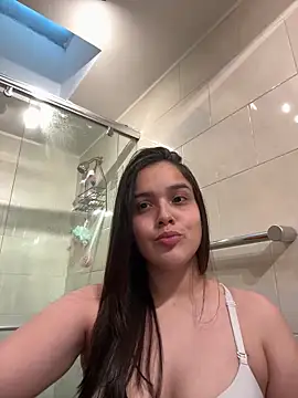 Lana Pearce online show from 10.04.25