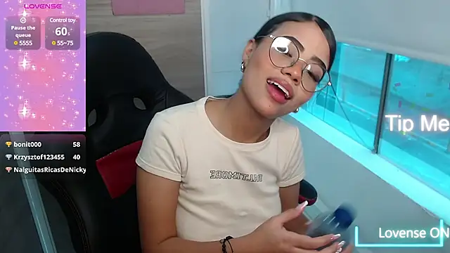 Snapshot of Sussan_love01 chatting on 03.05.25 Sussan love01 online show from 03.05.25