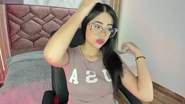 Snapshot of Sussan_love01 chatting on 10.06.25 Sussan love01 online show from 10.06.25