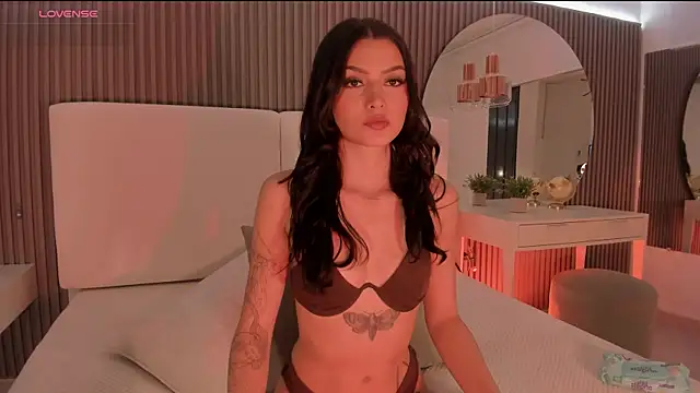 Giselle royy online show from 10.17.25