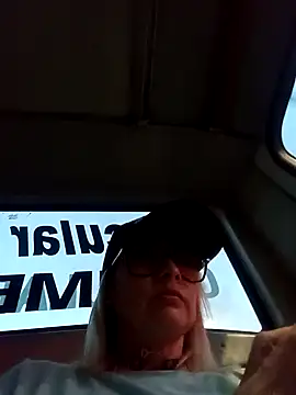 Snapshot of CandieGilson__ chatting on 09.15.25 CandieGilson   online show from 09.15.25