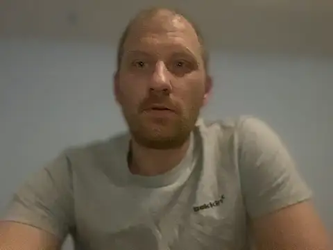 Snapshot of Krzysiekg123 chatting on 02.11.25 Krzysiekg123 online show from 02.11.25