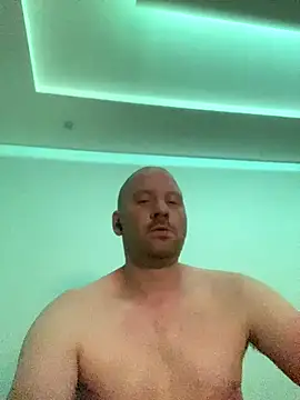 Snapshot of Krzysiekg123 chatting on 09.30.25 Krzysiekg123 online show from 09.30.25