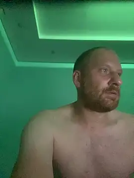 Snapshot of Krzysiekg123 chatting on 10.17.25 Krzysiekg123 online show from 10.17.25