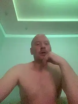 Krzysiekg123 online show from 02.08.26