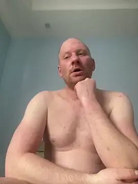 Krzysiekg123 online show from 02.14.26