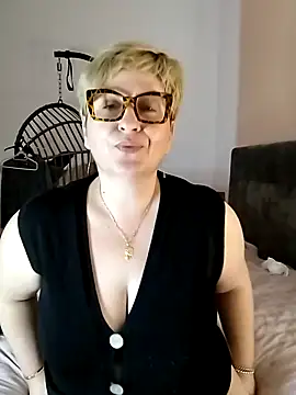 Snapshot of Pumabionda chatting on 03.18.25 Pumabionda online show from 03.18.25
